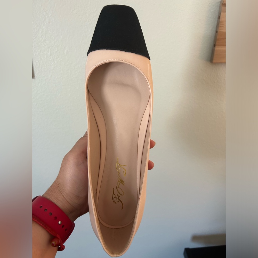 Two tone cap toe flats NEW